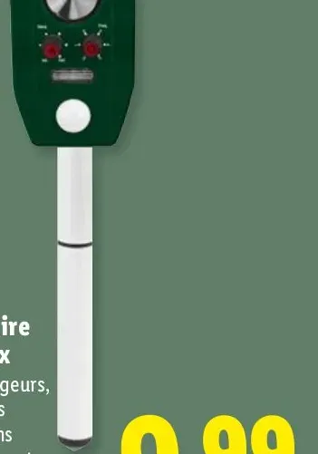Solar animal repeller